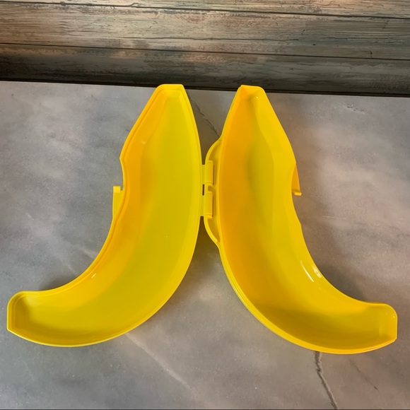 Tupperware Limited Edition Banana Keeper Case Yellow - Picture 5 of 7